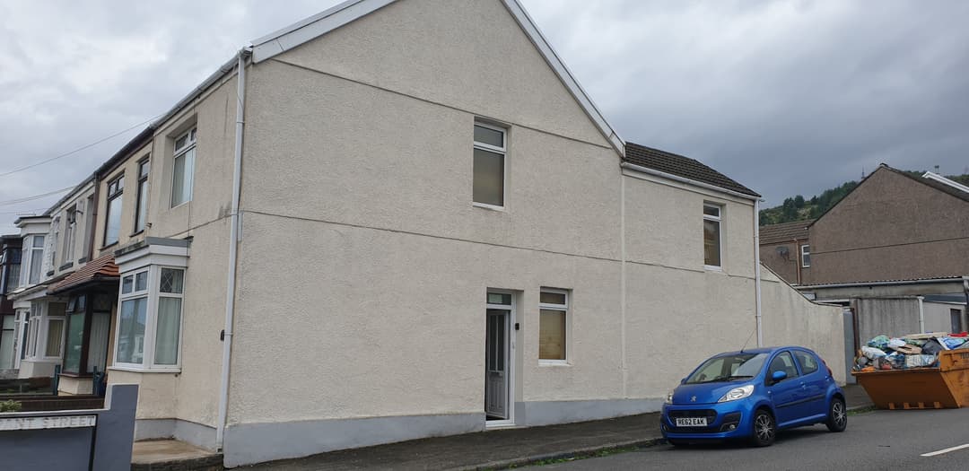 21 Wern Fawr Rd