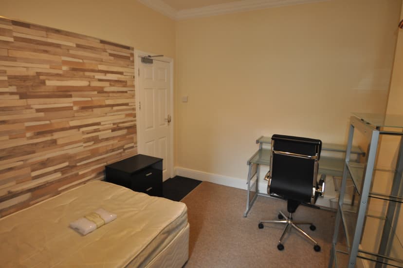 21 Wern Fawr Rd - Image 3