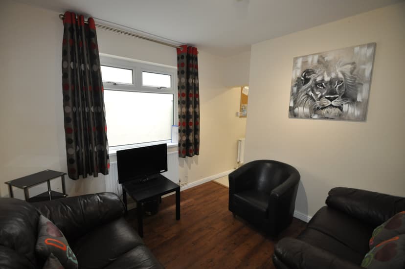 21 Wern Fawr Rd - Image 5