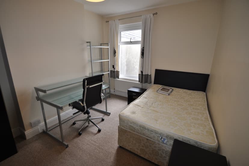 21 Wern Fawr Rd - Image 6