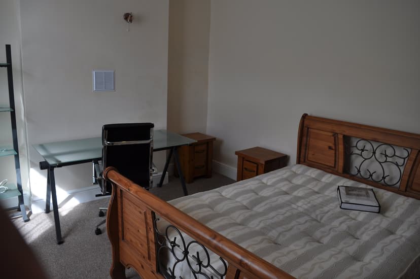 21 Wern Fawr Rd - Image 13