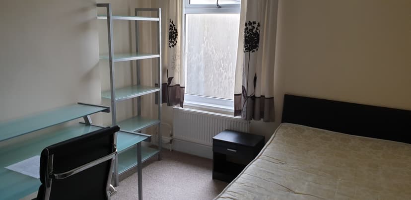 21 Wern Fawr Rd - Image 14