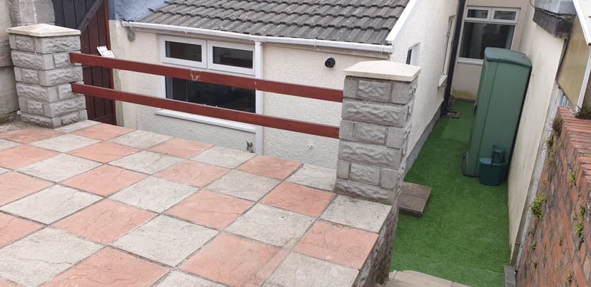 21 Wern Fawr Rd - Image 15