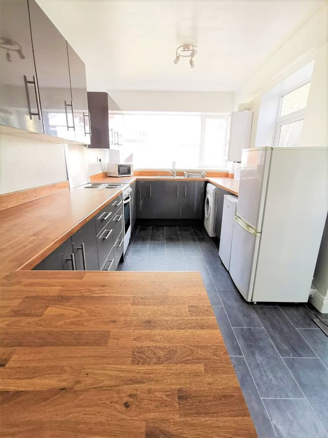 6A Marlborough Road - Image 2