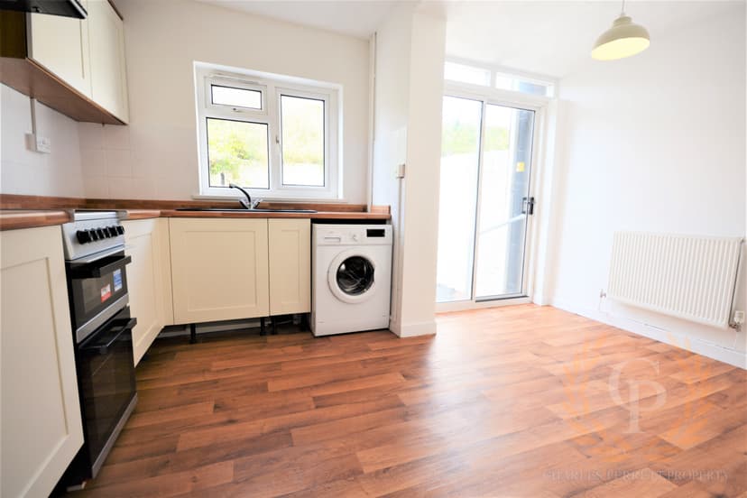 98 Fabian Way - Image 2