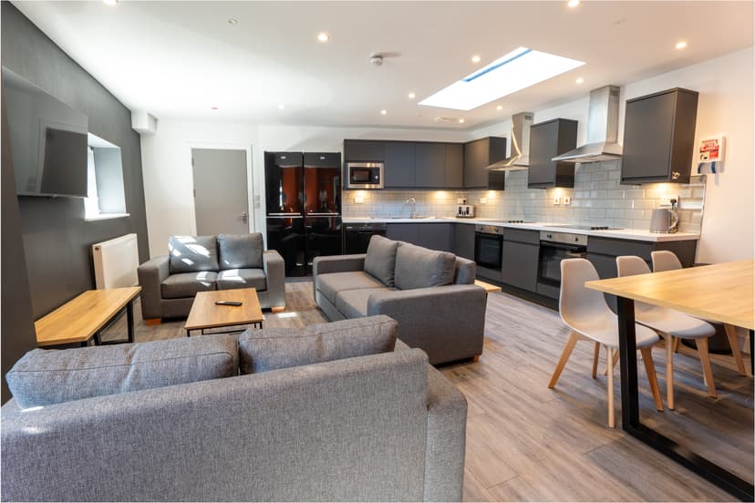 81 Western Street - Image 2