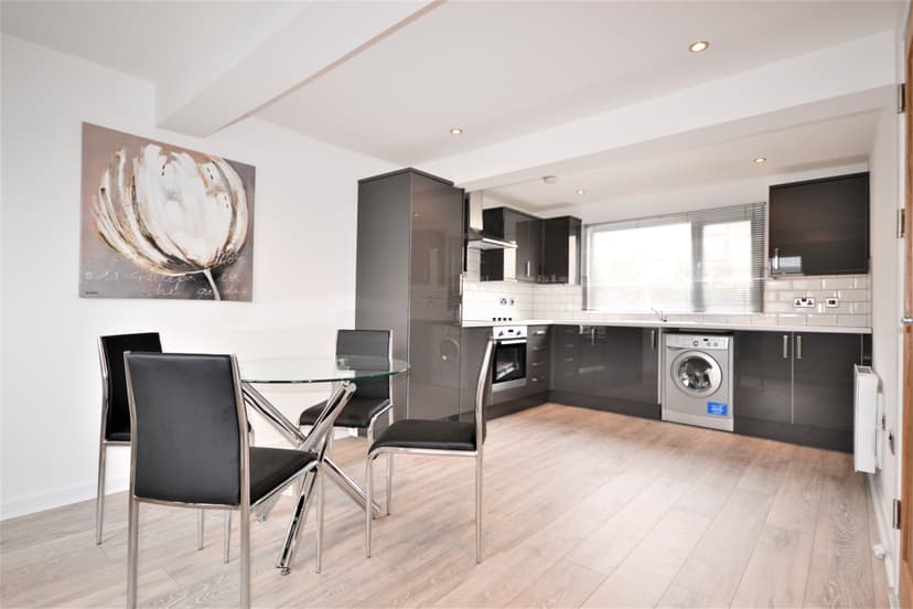81 Mansel Street - Image 1
