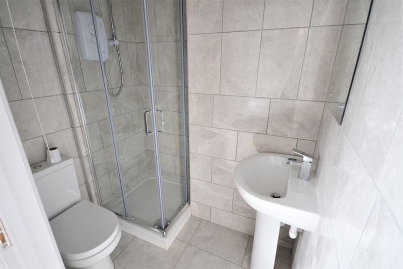 81 Mansel Street - Image 5