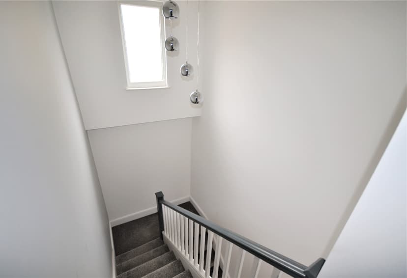 81 Mansel Street - Image 4