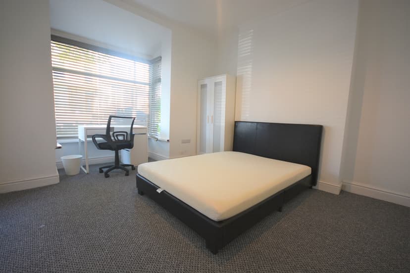 24 Danygraig Road - Image 3
