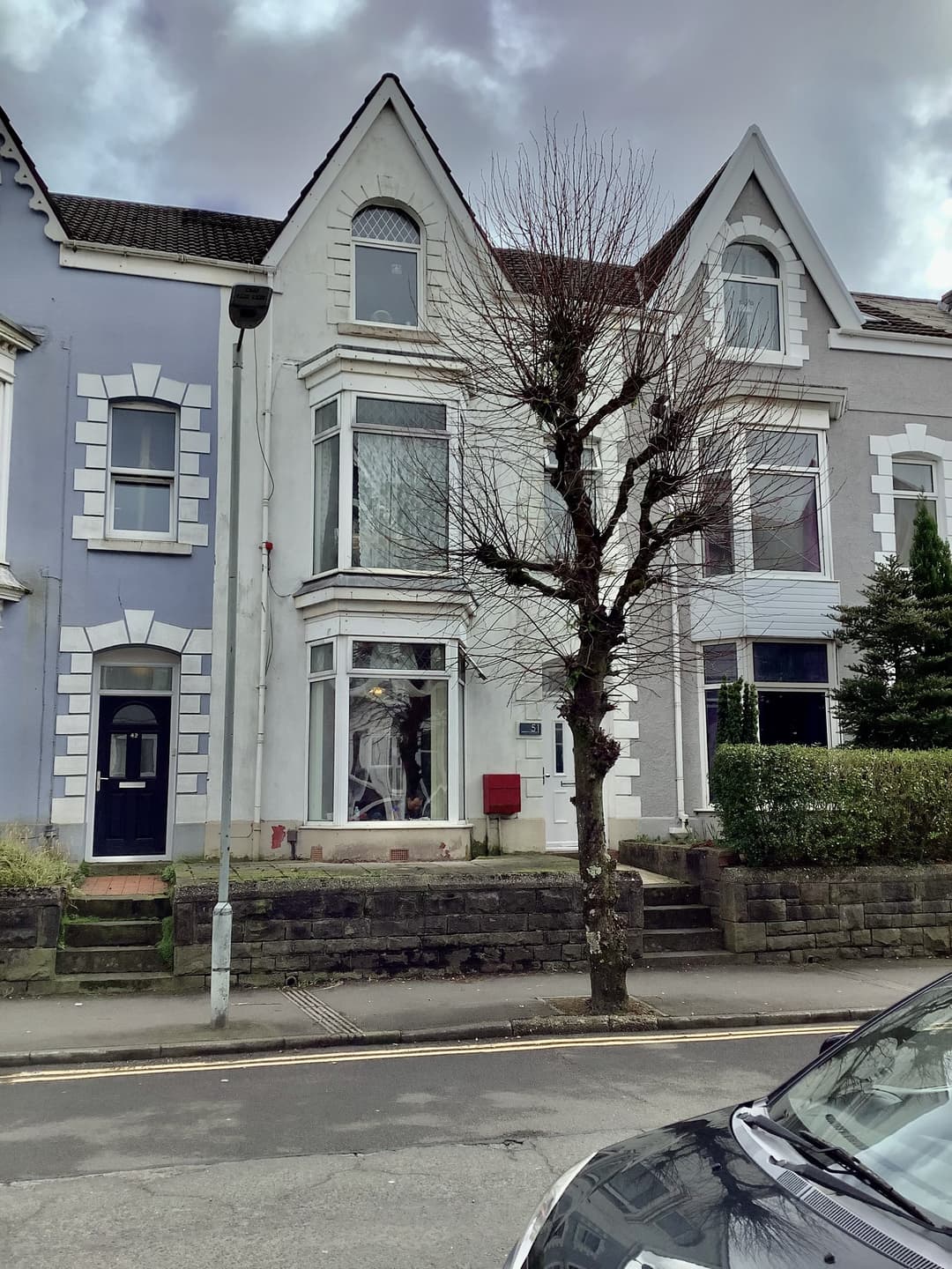 51 Gwydr Crescent