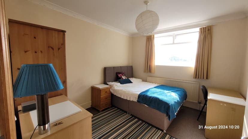 51 Gwydr Crescent - Image 7