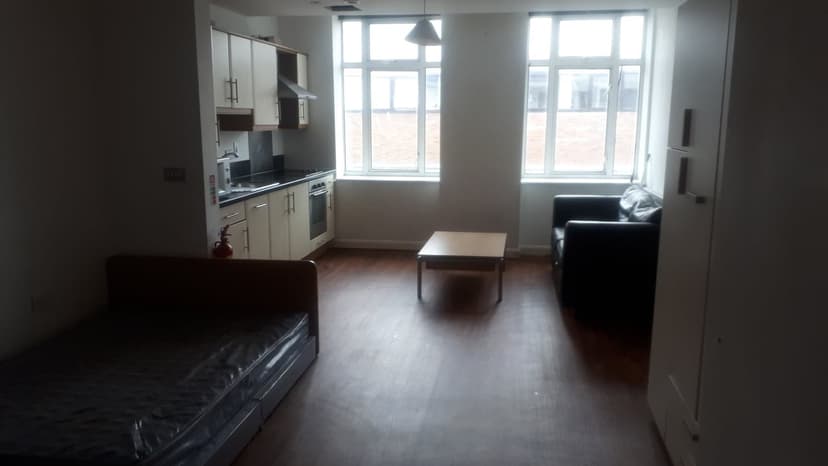 58-60 The Kingsway, Portland House - Image 2