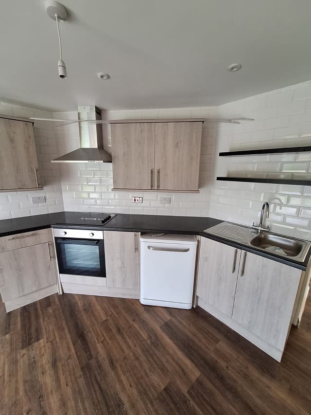 32 Morris Lane - Image 3