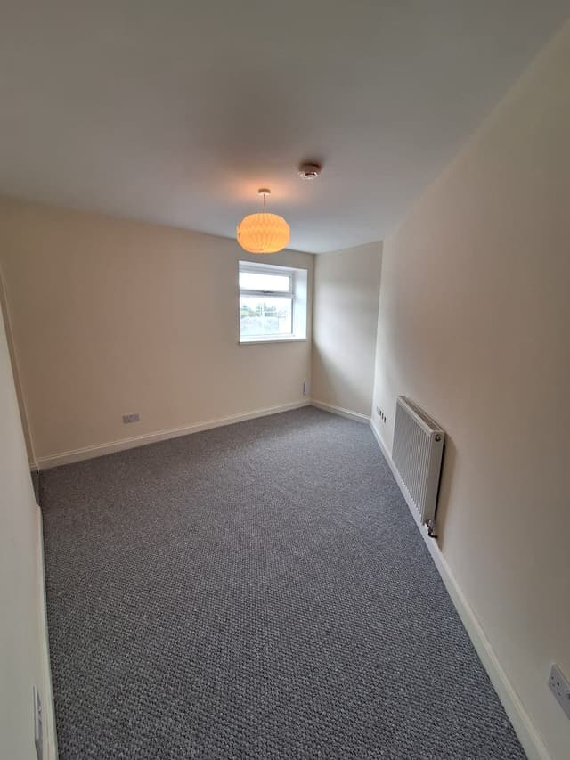 32 Morris Lane - Image 4