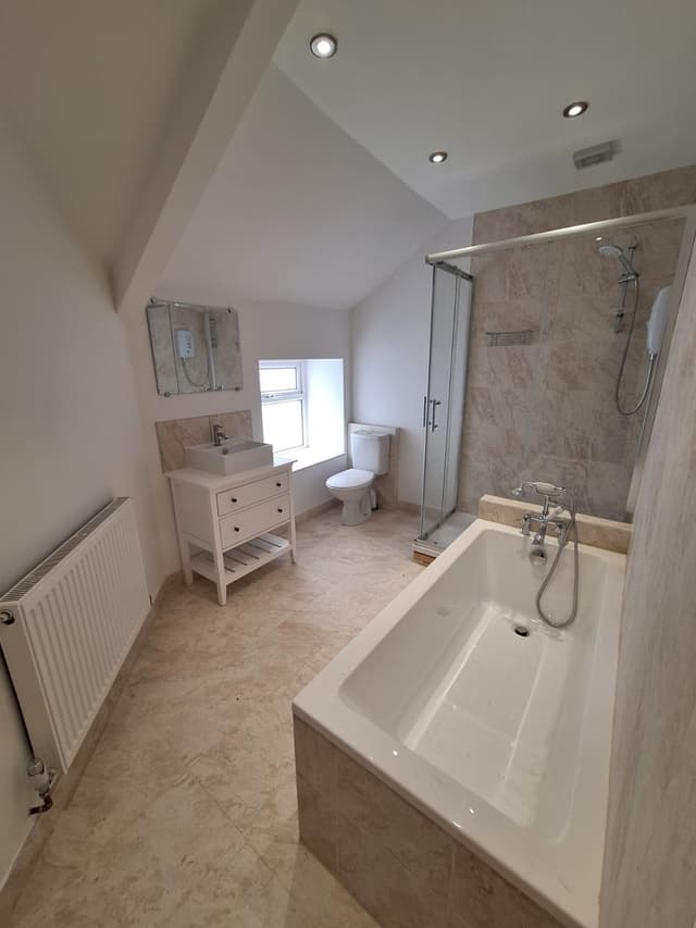 32 Morris Lane - Image 1