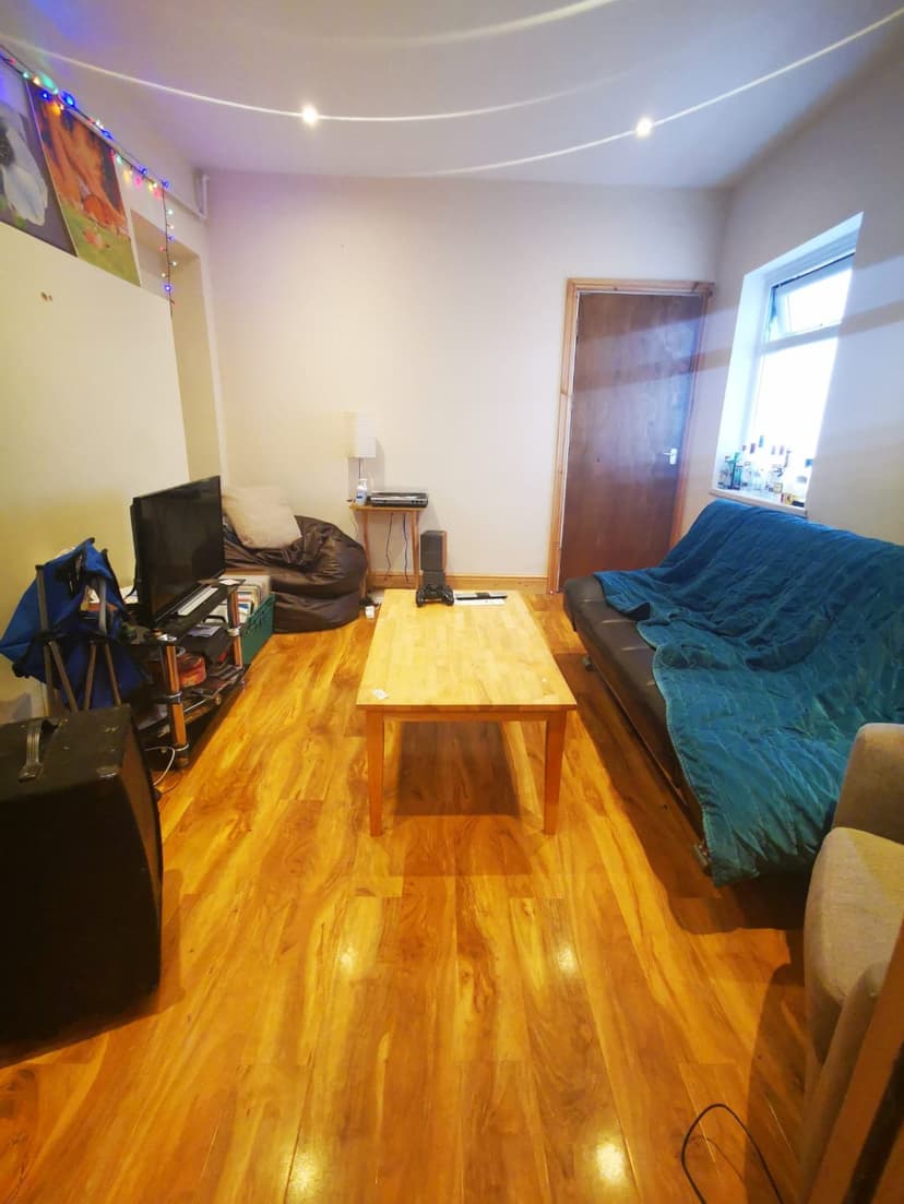 9 St Albans Road - Image 2