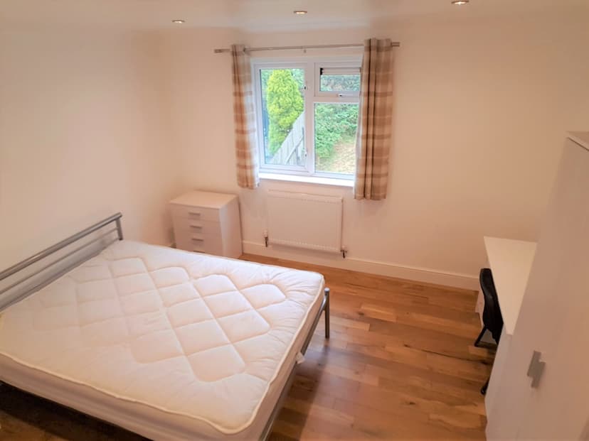 60  St Ledger Crescent - Image 3