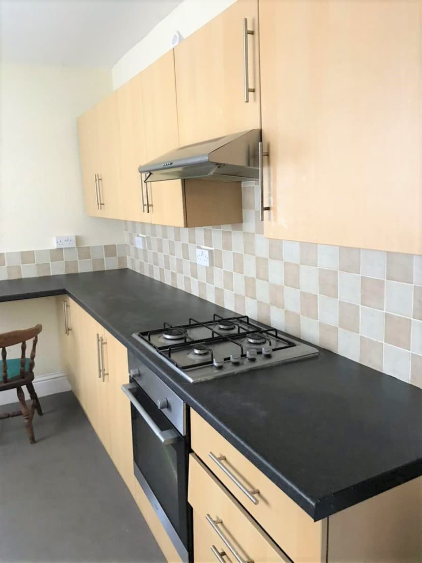 165 King Edwards Road - Image 1