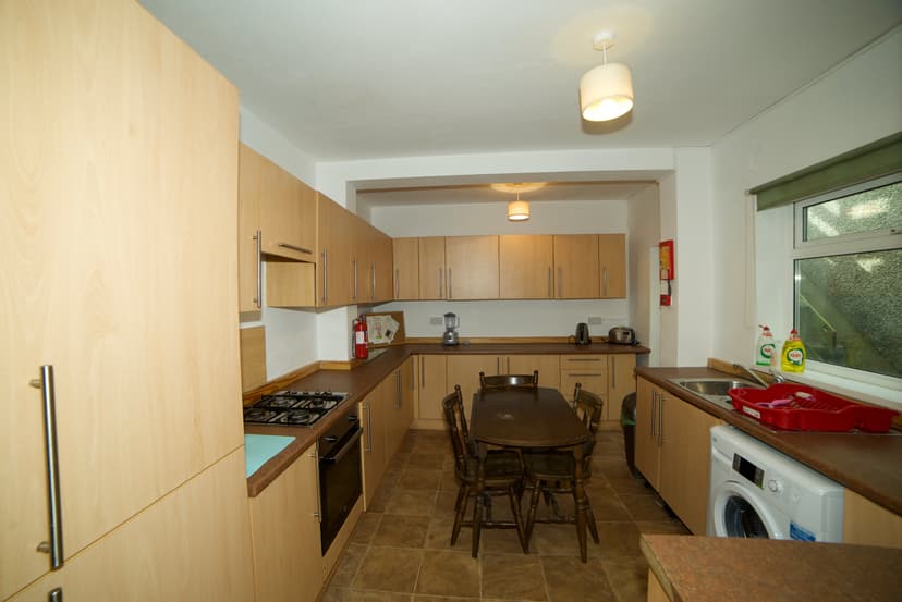 4 Osborne Terrace - Image 2