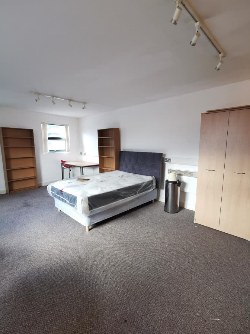 11 St Helens Road - Image 1