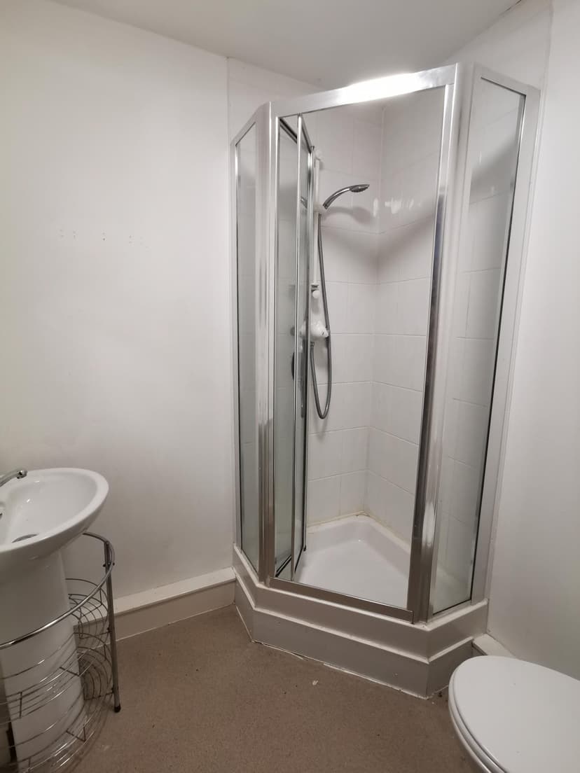 11 St Helens Road - Image 3