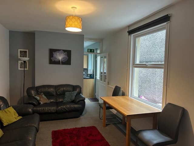 16 Glanbrydan Avenue - Image 4