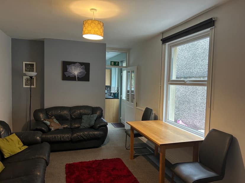 16 Glanbrydan Avenue - Image 4