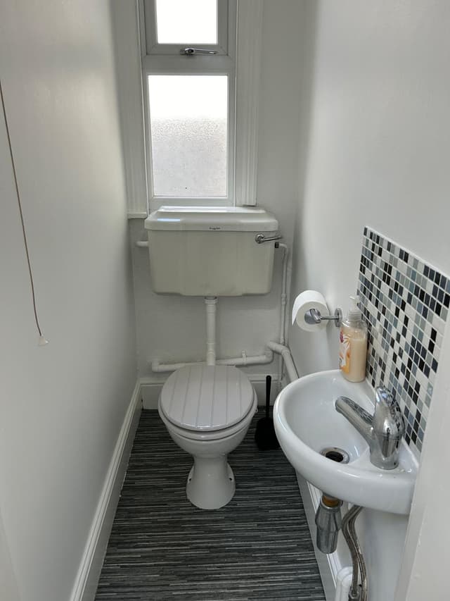 16 Glanbrydan Avenue - Image 10