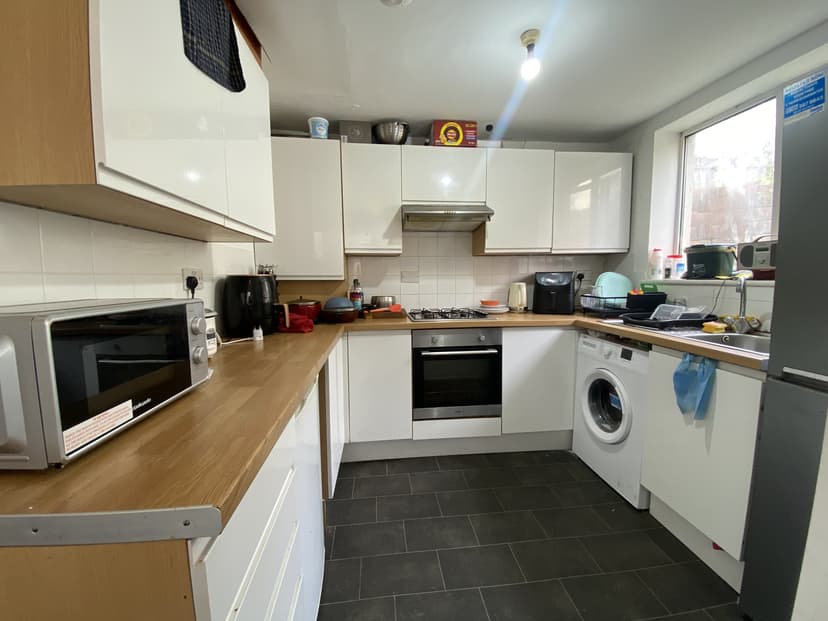 56 Cromwell Street - Image 1