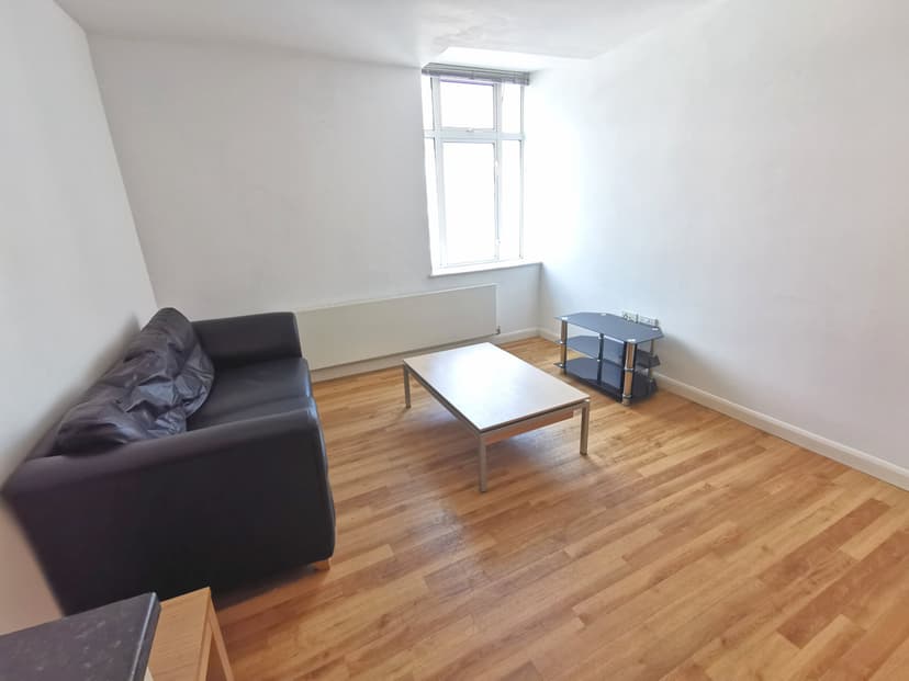 58-60 The Kingsway, Portland House - Image 5