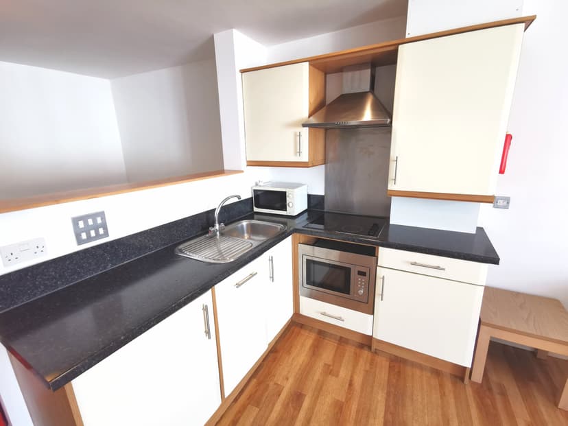 58-60 The Kingsway, Portland House - Image 4