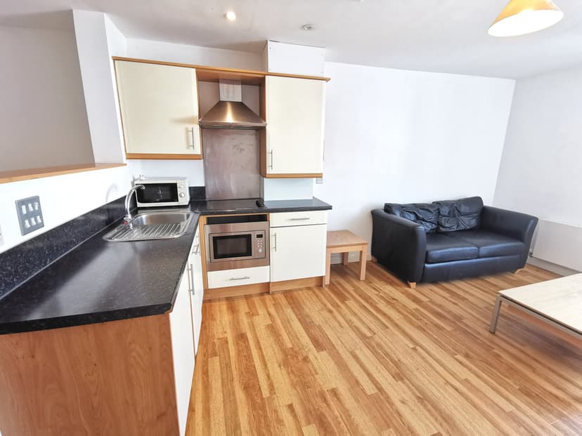 58-60 The Kingsway, Portland House - Image 3