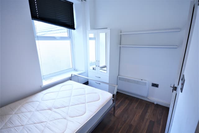 66 Mansel Street - Image 3