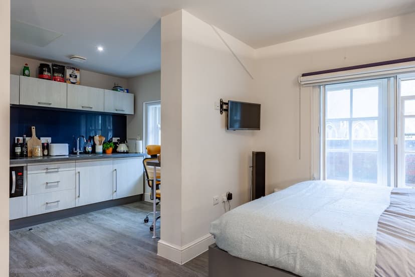 19  Princess Way, St Mary`s Court - Image 2