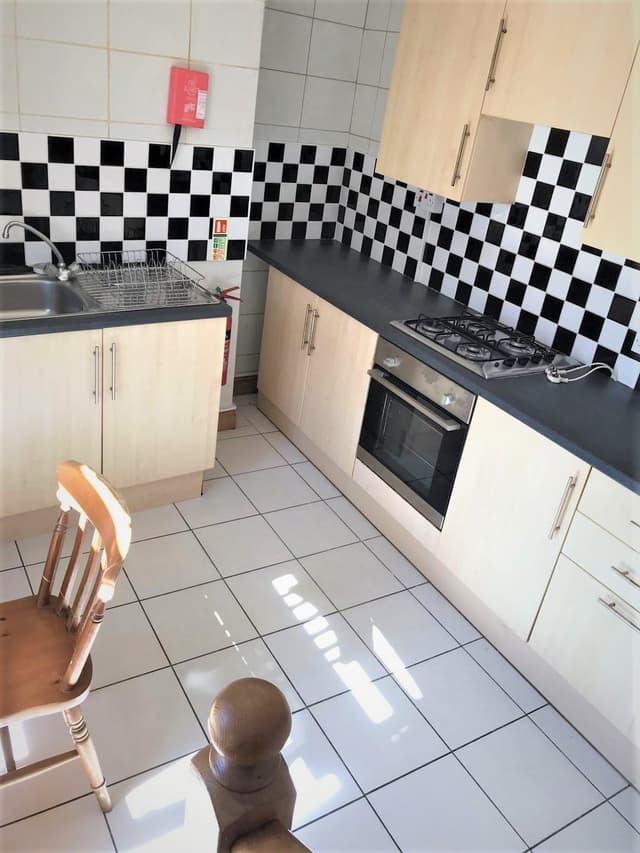 174 St Helens Avenue - Image 3