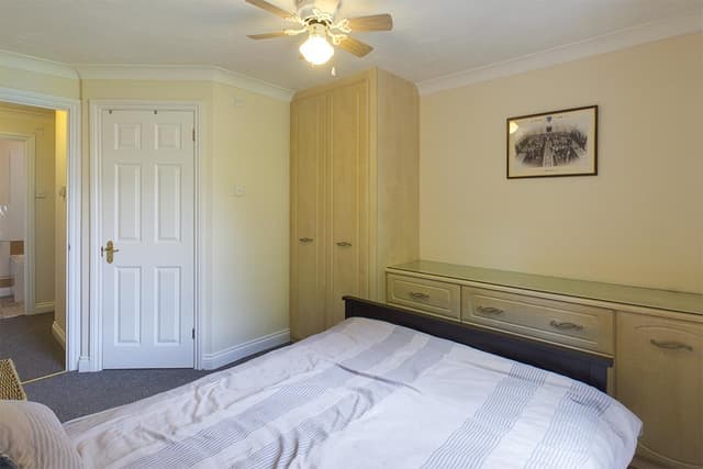 Flat 10, St Annes Gate 20 Archers Road - Image 11