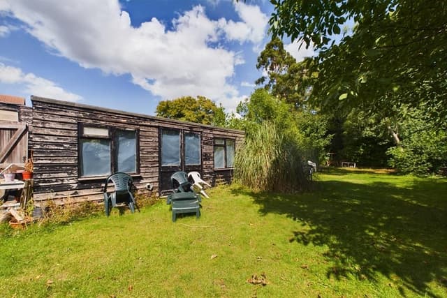 Room 2 38 Thornbury Avenue - Image 4