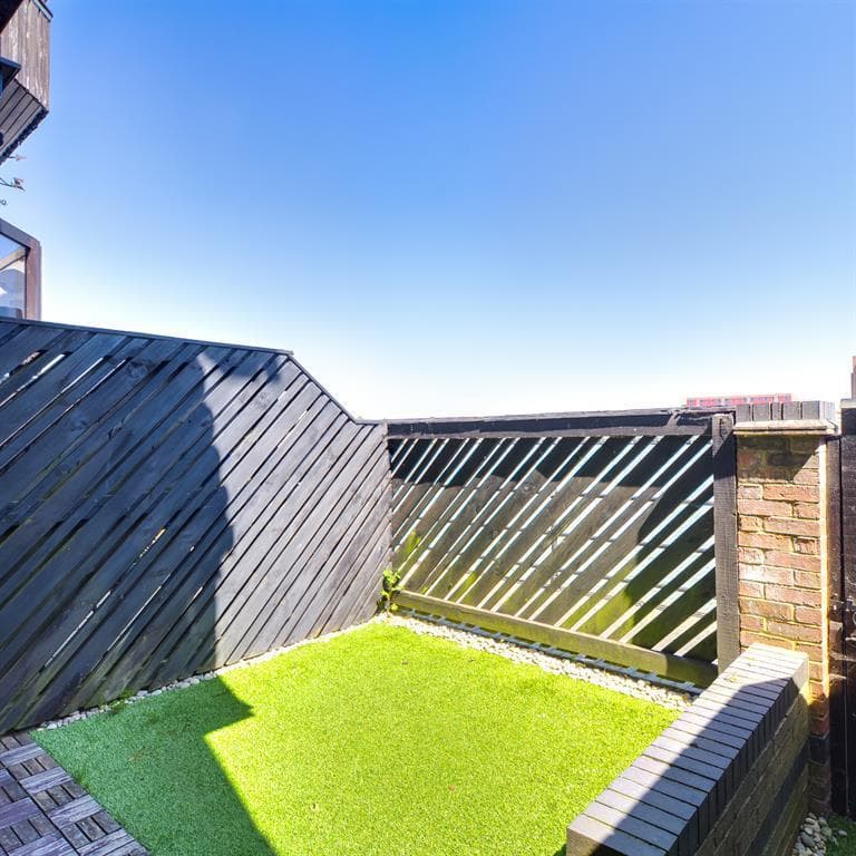 55, Hubert Road - Image 12