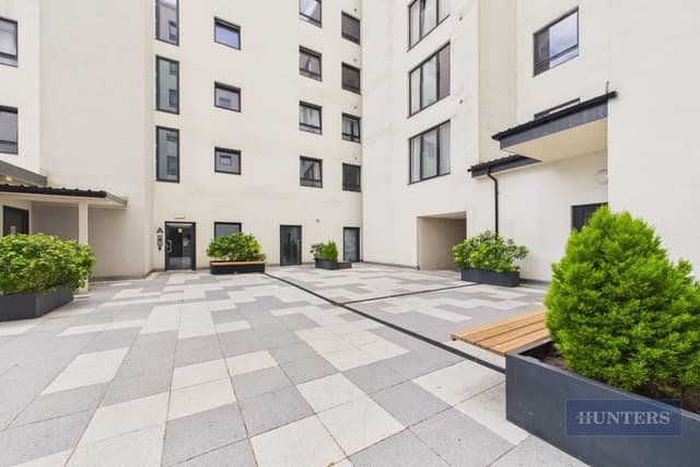 B401, 1 Royal Crescent Road - Image 1
