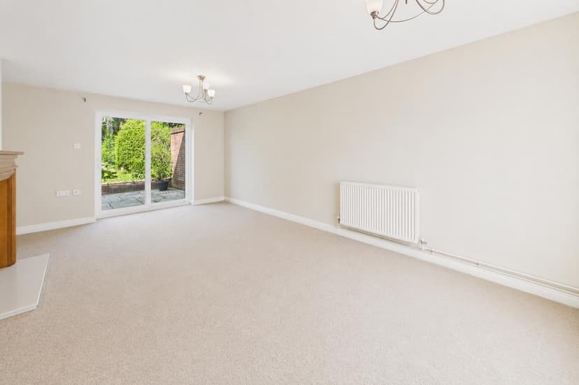 19 Chilworth Close - Image 3
