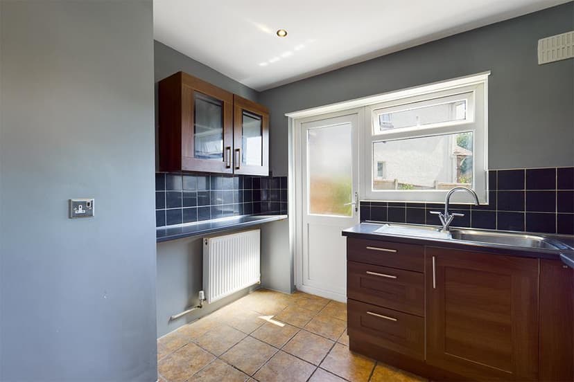 85, Warwards Lane - Image 3