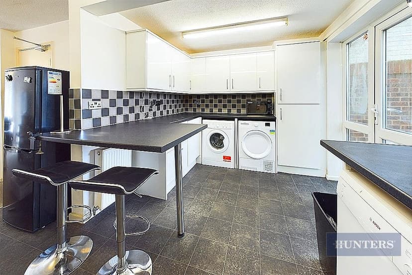 20, Harrow Road - Image 5
