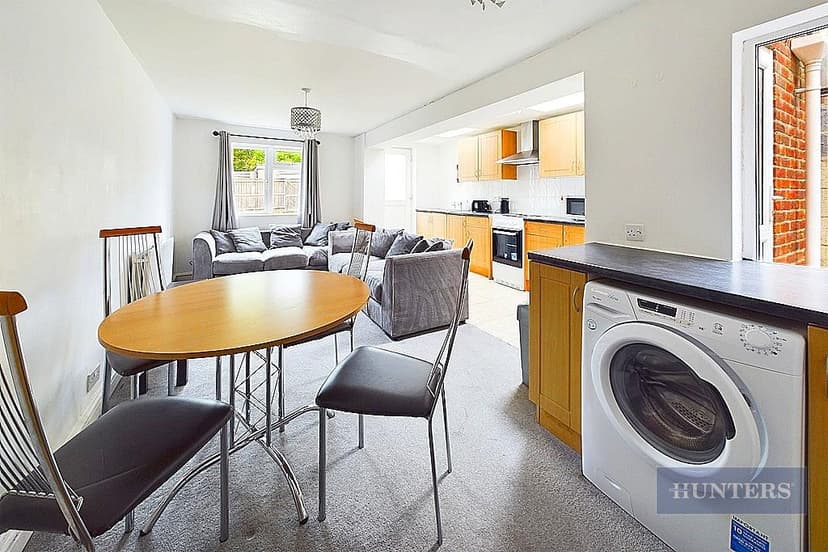 23, Ten Acre Mews - Image 2