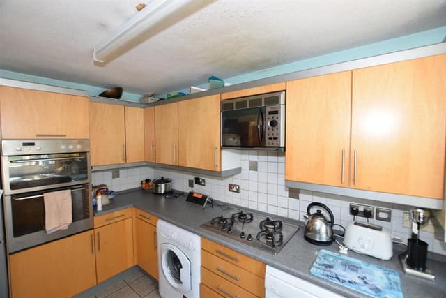 Room 3, 23 Ranelagh Gardens - Image 4