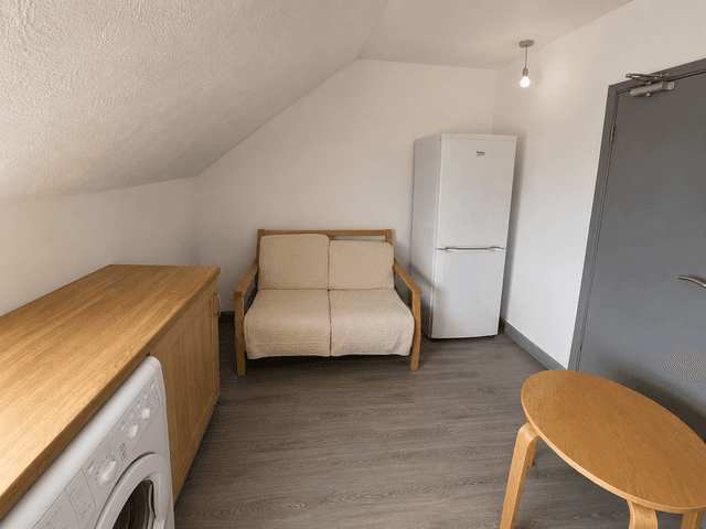 Flat 3, 31-33 Salisbury Road - Image 4