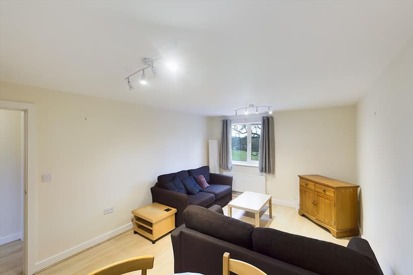 59, Harrow Road - Image 4