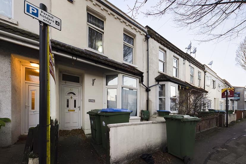 47 Alfred Street - Image 1