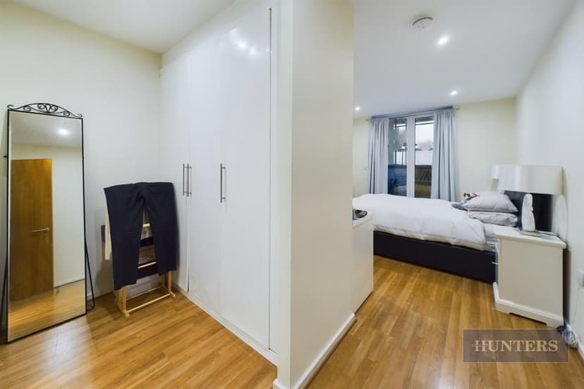 Apartment 1113, Masshouse Plaza - Image 5
