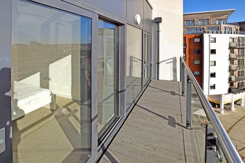 Summerfield Crescent - Image 2